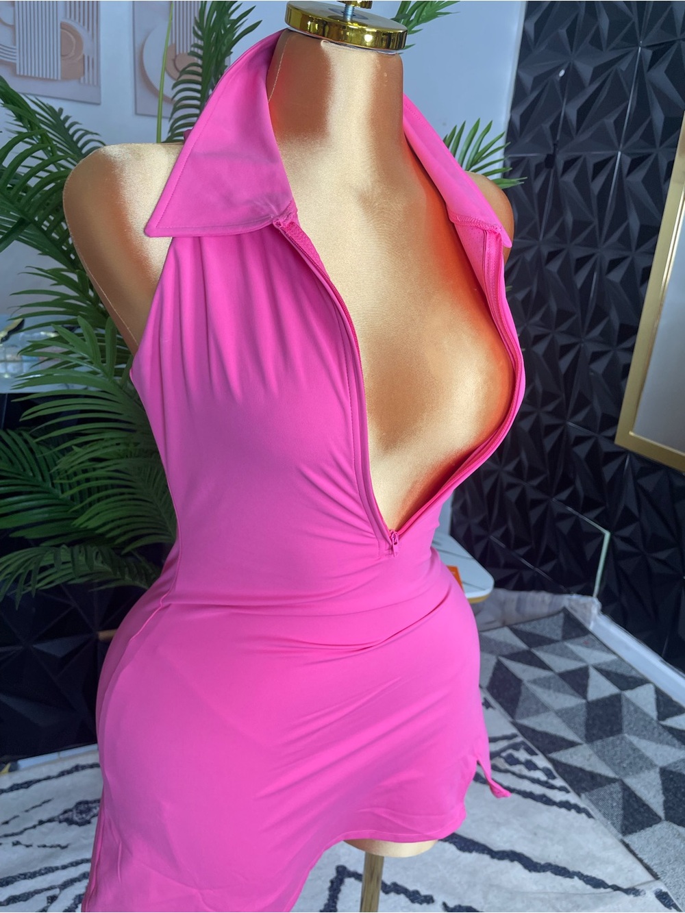 🔥👗Fitted Hot Pink Halter Collar Mini Dress
